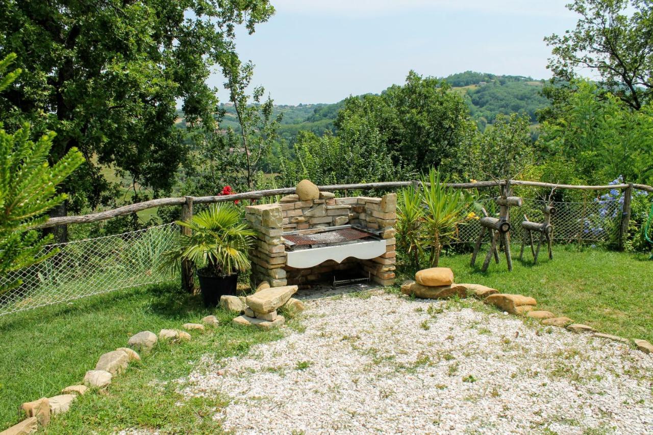 La Rupe Del Falco Monteciccardo ภายนอก รูปภาพ